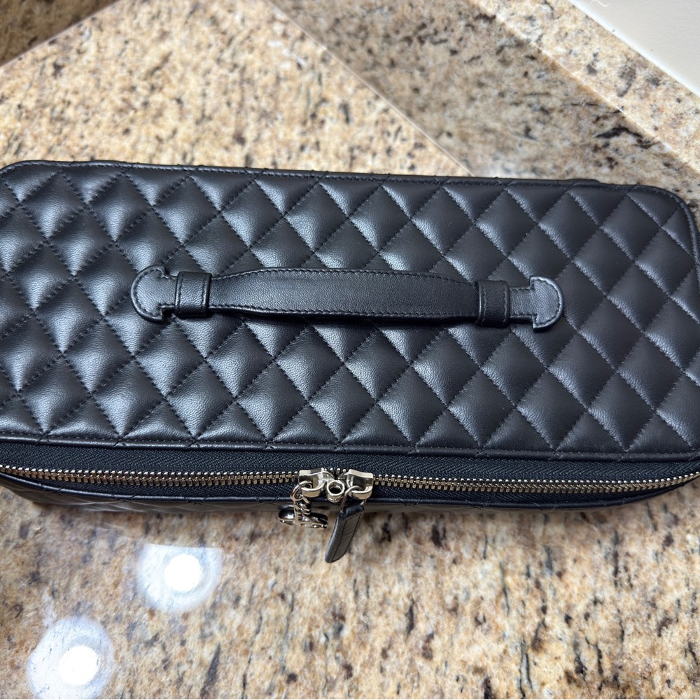 Authentic Chanel Black Quilted Lambskin Women's jewelry case vanity bag - Picture 2 of 9